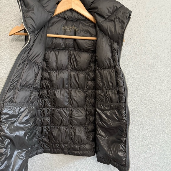 Michael Kors Packable Down Vest Size XS Full Zip - Picture 5 of 7